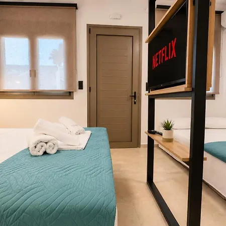 Petite Palace Terra Renovated 2026 Near דירה העיירה רתימנו