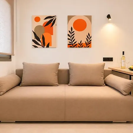 Petite Palace Terra Renovated 2026 Near העיירה רתימנו