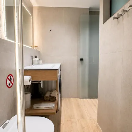 Petite Palace Terra Renovated 2026 Near דירה
